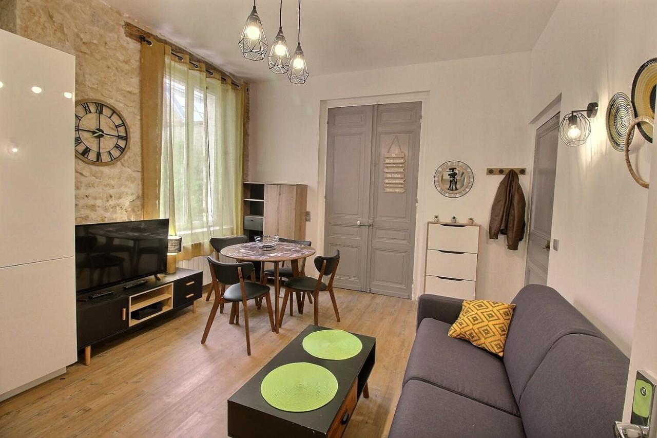 Appartement De Charme Dans Immeuble Haussmannien Périgueux Extérieur photo